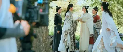 穿书后我每天都在找死